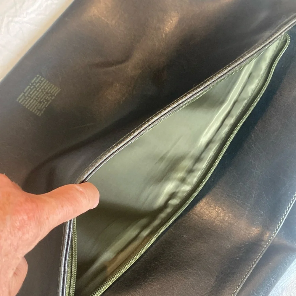 Matt & Nat Vegan Leather Messenger Bag, Sustainable and Cruelty-Free
